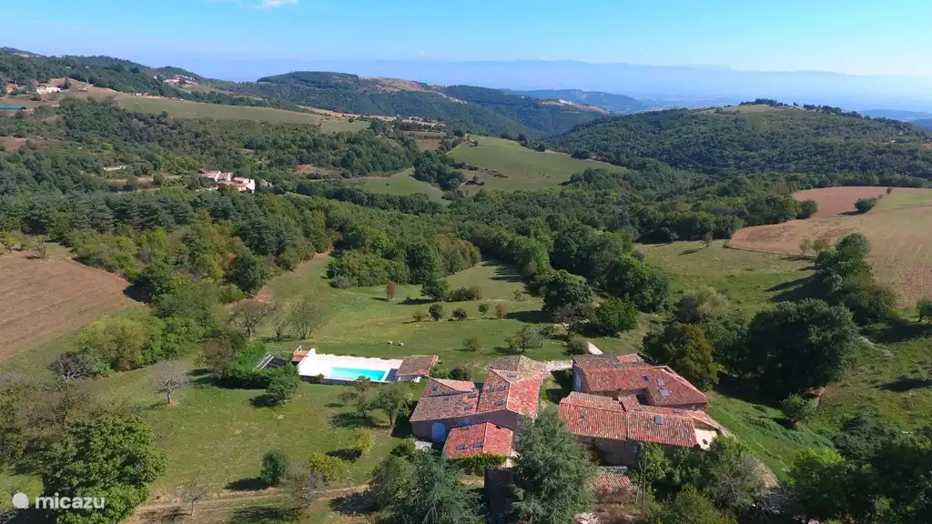 Les Bergerons vanuit de lucht
