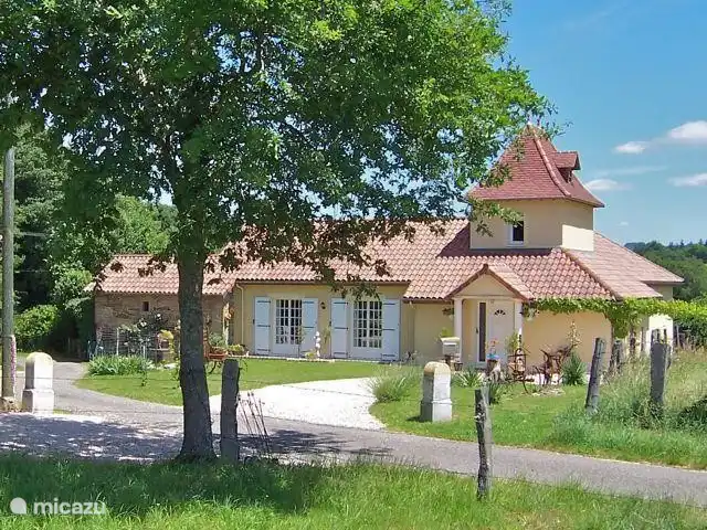 villa huren in Frankrijk, Lot, Sousceyrac – La Tour des Abeilles villa huren in Frankrijk, Lot, Sousceyrac – La Tour des Abeilles