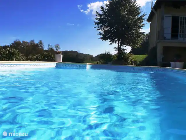 villa huren in Frankrijk, Lot, Sousceyrac – La Tour des Abeilles zwembad 10 X 5 meter en 180 diep