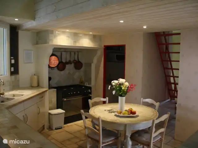 villa huren in Frankrijk, Lot, Sousceyrac – La Tour des Abeilles De keuken.