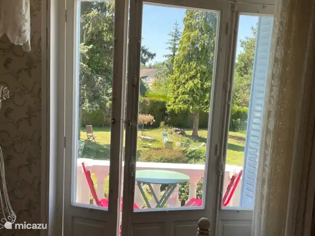 Château Marie-Louise | France, Allier, Néris-les-Bains - manoir / château balcon