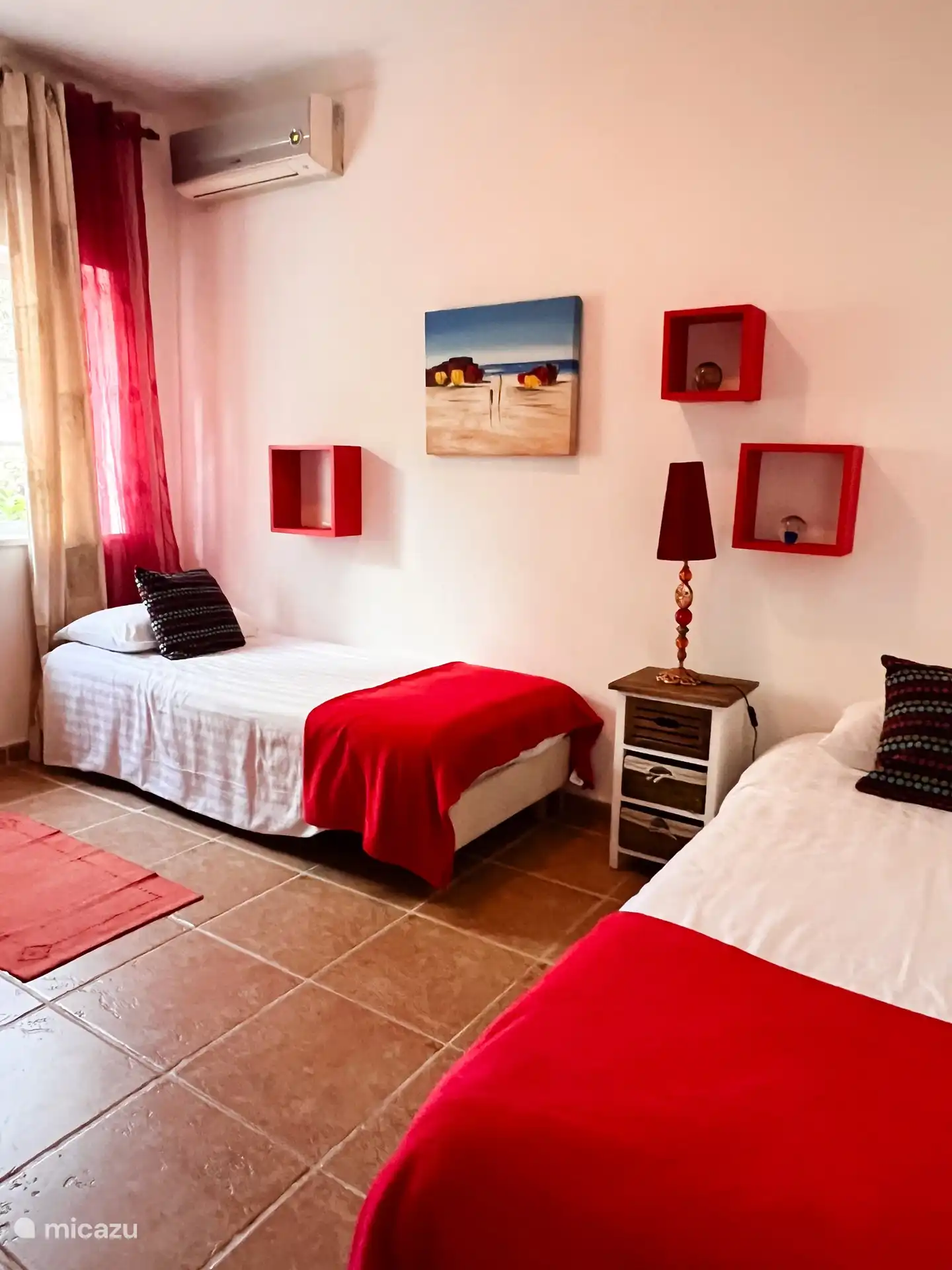 Bedroom 3 including air conditioning
2x 1 person bed