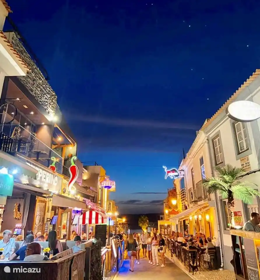 ALVOR. The beautiful nice fishing village of ALVOR. 15 minutes by car from here. Remains typically Portuguese at the harbor but full of life in the brewery. Also in this Corona time.