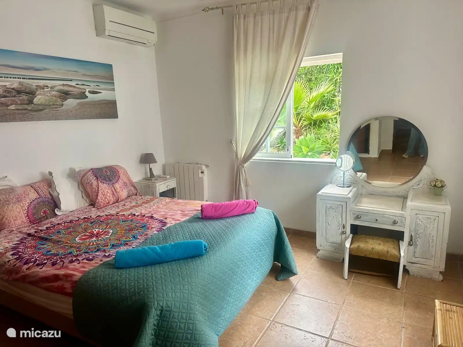 Bedroom 1 including air conditioning
1x double bed