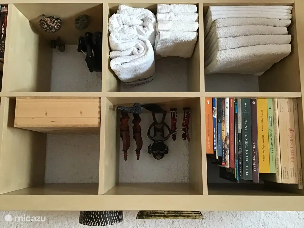 Bücherregal Schlafzimmer 2

