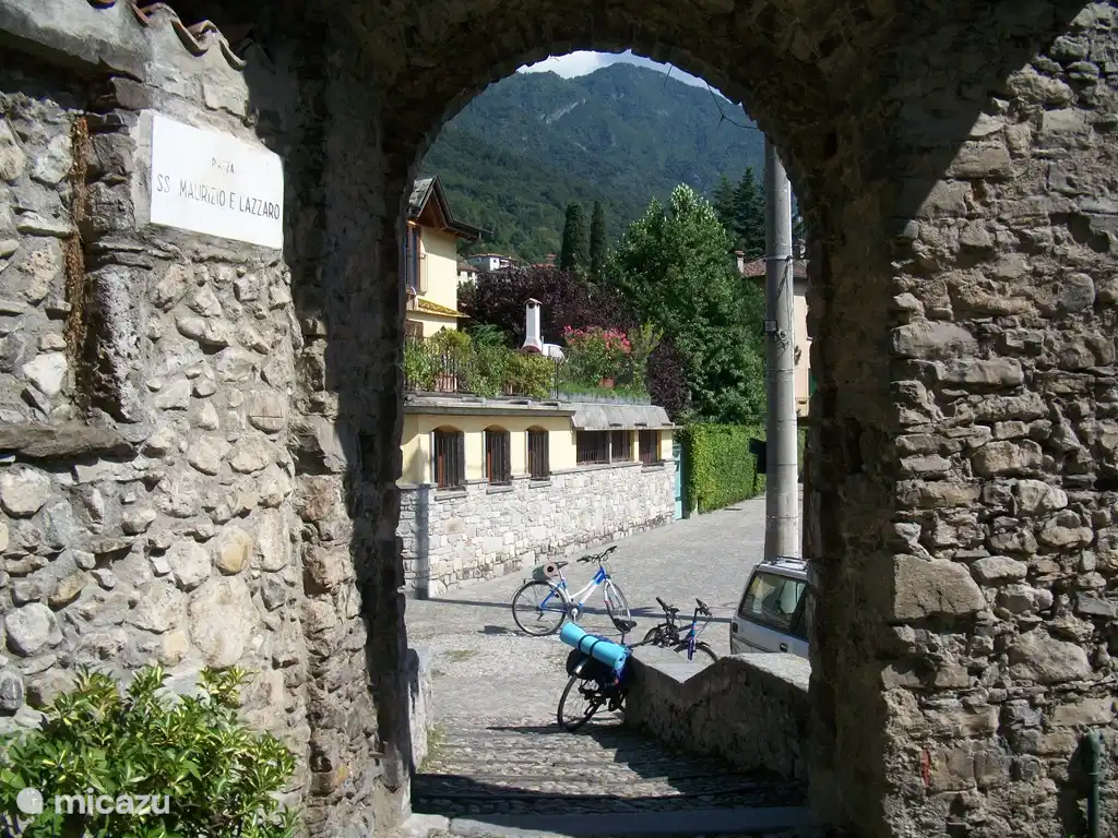 Mit dem Fahrrad nach Riva Bianca kurz vor Varenna