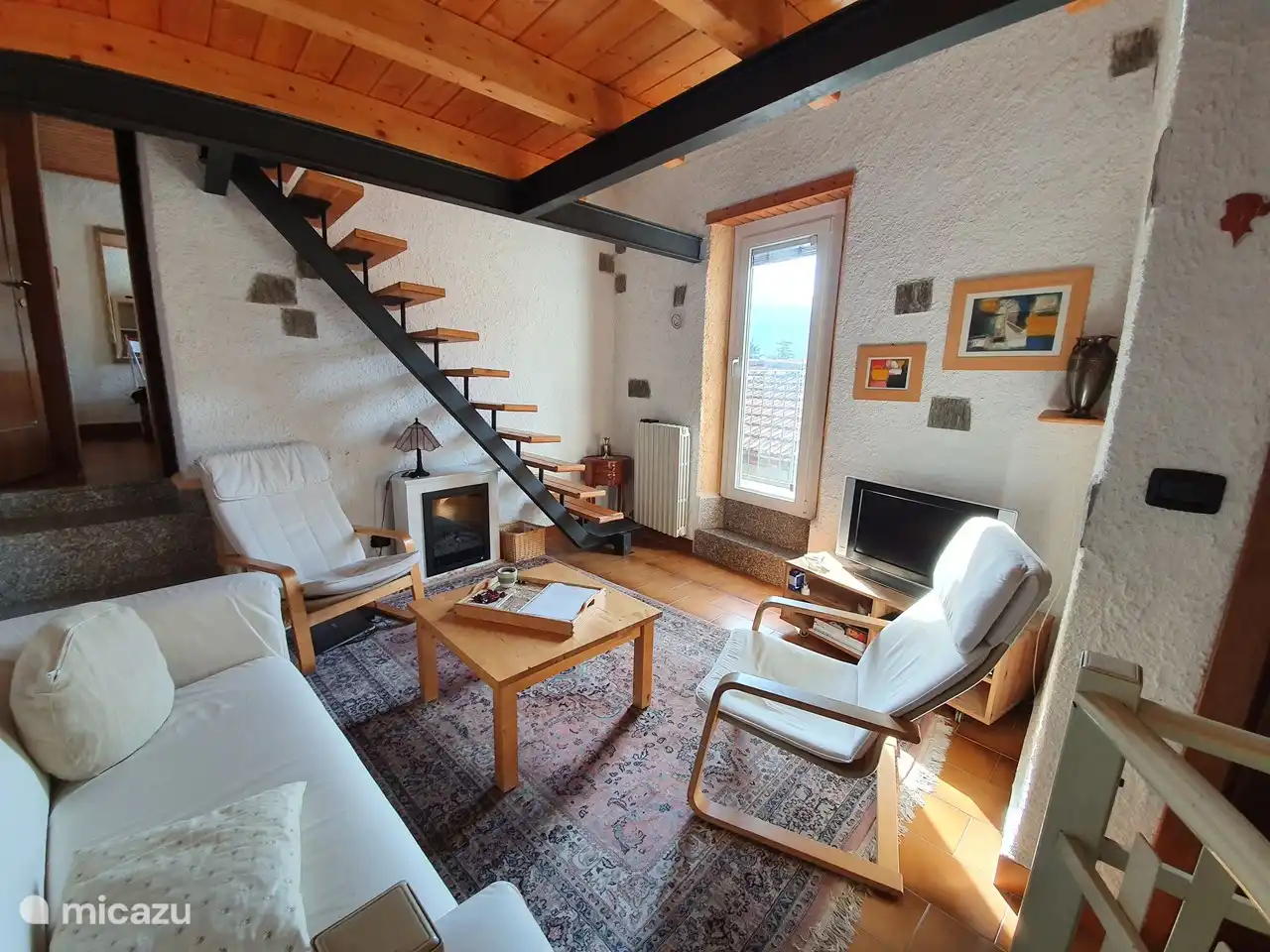 Wohnzimmer und Eingangsbereich Schlafzimmer im letzten Stock