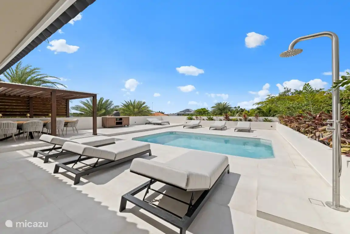 Plataforma de la piscina