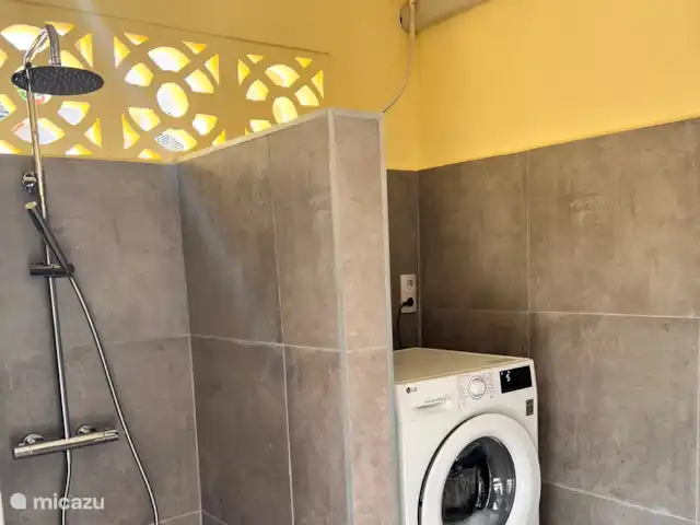Location de Vacances Curaçao, Banda Ariba (est), Jan Thiel, villa - Villa Veranosol Douche extérieure avec machine à laver