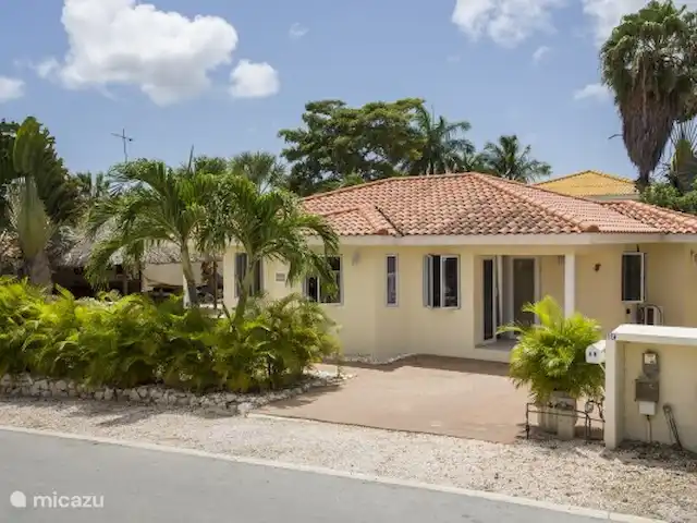 Location de Vacances Curaçao, Banda Ariba (est), Jan Thiel, villa - Villa Veranosol Villa Veranosol vue depuis la route