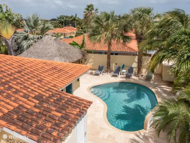 Location de Vacances Curaçao, Banda Ariba (est), Jan Thiel, villa - Villa Veranosol vue aérienne surplombant notre piscine
