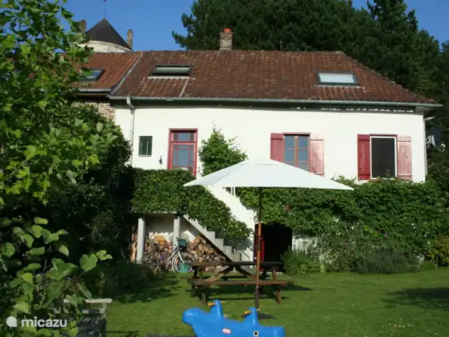 gîte / cottage huren in Frankrijk, Somme, Bernâtre – Les Maisons de Pompel Binnentuin in de zomer.