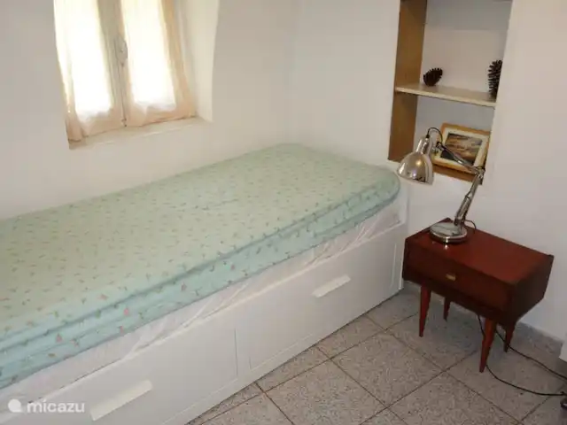 Noceire en Italia, Liguria, Airole - casa vacacional Dormitorio en la parte de atrás de la planta baja