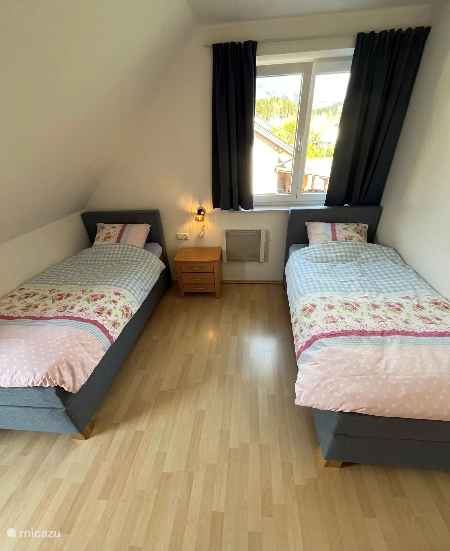 Alle Schlafzimmer sind für 2 Erwachsene geeignet. Alle Betten sind Boxspringbetten.