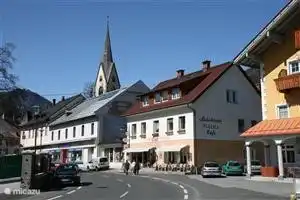 Es gibt viele Geschäfte in Kötschach, einschliesslich dieser Bäcker. 