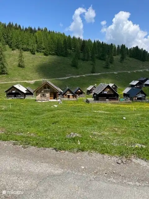 Eggeralm - Dellacheralm so schön für einen Tagesausflug. Man kann recht flach laufen und es gibt mehrere Restaurants. Man kann mit dem Auto dorthin fahren und trotzdem ist es auf den Almen so ruhig. Die Eggeralm liegt in der Nähe von Hermagor. 