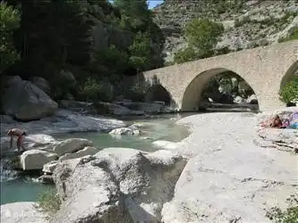 ....y formaciones rocosas escarpadas.