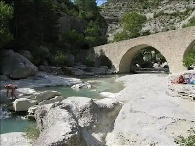 Villa de vacances Le Rêve | France, Drôme, Lachau - villa ....et des formations rocheuses accidentées.