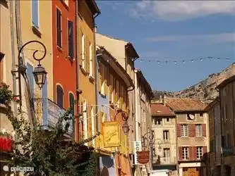 Coloridas fachadas en Buis les Baronnies