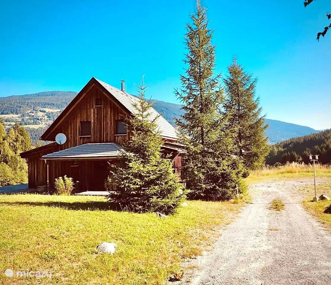 Chalet Ferienspass en el borde del parque Almdorf Kreischberg West, con una fantástica vista sobre el valle de Stadl an der Mur.