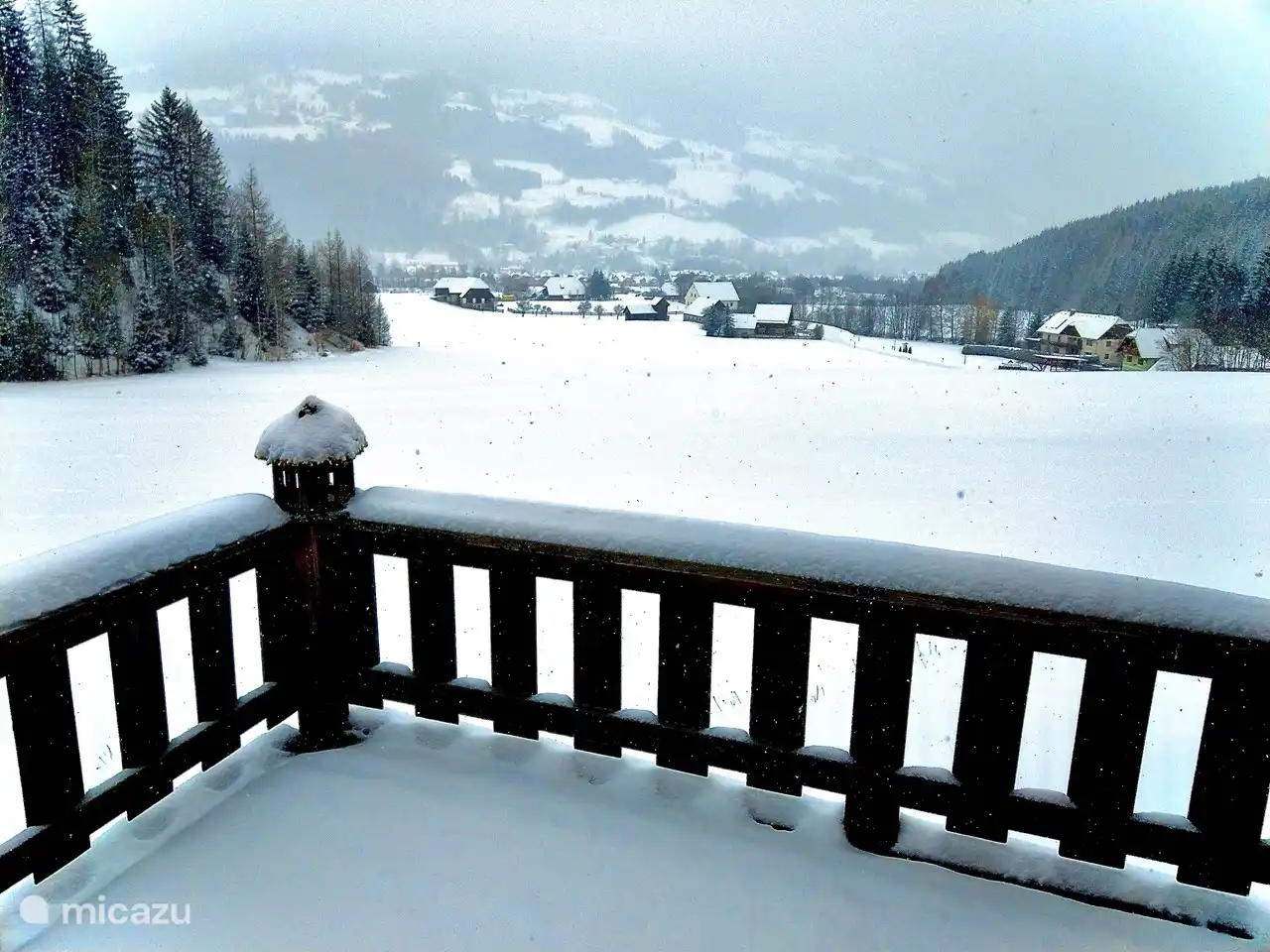 La vista invernal de Stadl an der Mur