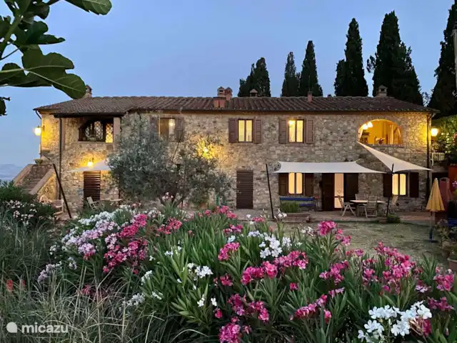Location de Vacances Italie, Toscane, Montecatini Val Di Cecina, appartement - Appartement Cervo Maison avec éclairage du soir