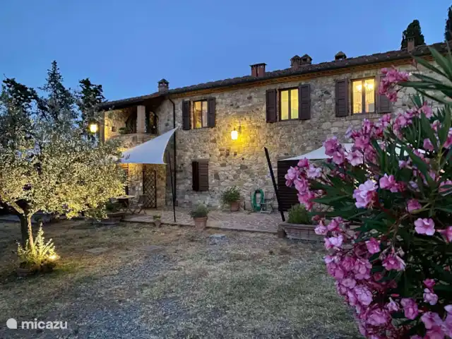 Location de Vacances Italie, Toscane, Montecatini Val Di Cecina, appartement - Appartement Cervo Maison avec éclairage du soir