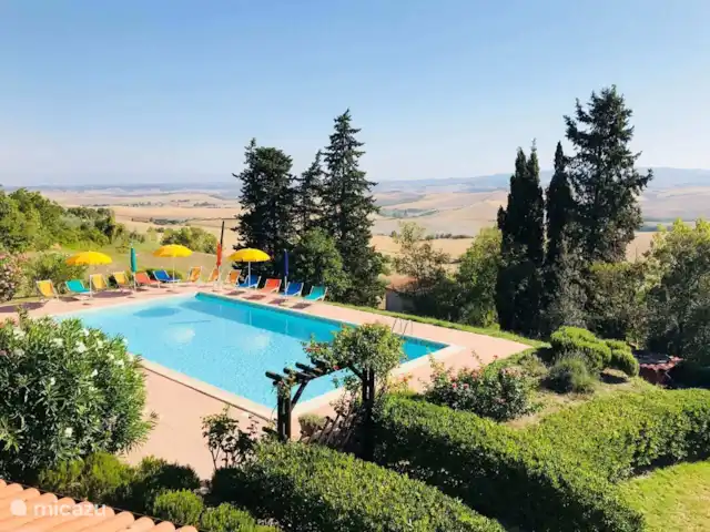 Location de Vacances Italie, Toscane, Montecatini Val Di Cecina, appartement - Appartement Cervo Vue d'ensemble piscine 7 X 14 mtr