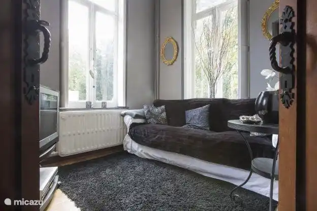 Kinder Erker mit DVD-Player