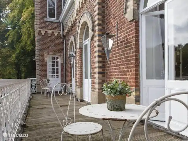 Château villa Santa Maria in Spa | Belgique, Ardennes, Spa - manoir / château Terrasse de la chambre 2 et de la chambre 3.