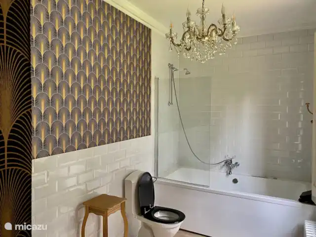 Château villa Santa Maria in Spa | Belgique, Ardennes, Spa - manoir / château Baignoire avec jet stream, appartenant à la chambre 1.