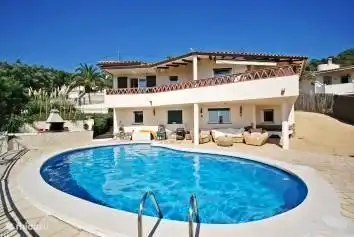 Holiday Bella Roma is located approximately 6 km from Lloret de Mar on the Costa Brava in Spain.