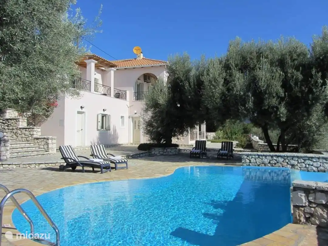 Schöne Villa mit Infinity-Pool!