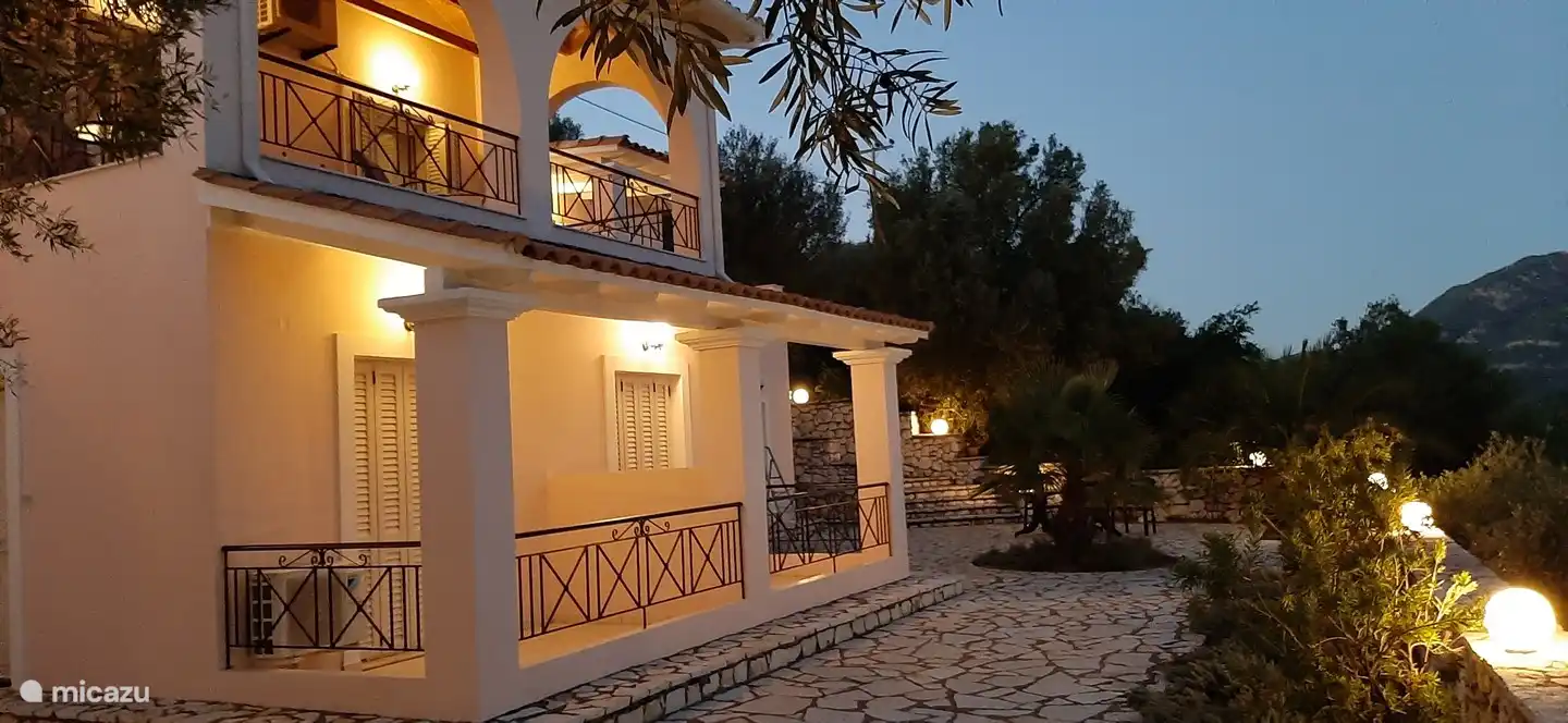 Abendbeleuchtung auf der Terrasse im Schlafzimmer im Erdgeschoss