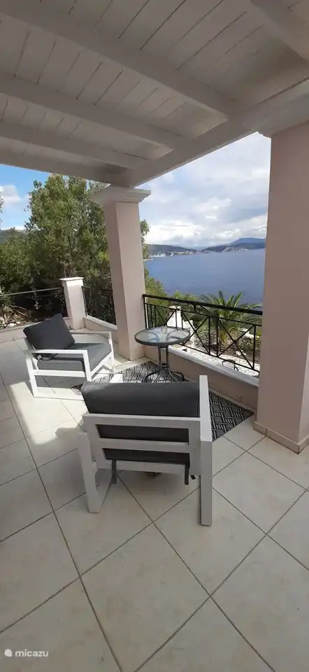 Alle Balkonterrassen bieten einen herrlichen Meerblick.