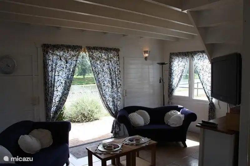 Von der Lounge auch eine herrliche Aussicht auf den Fluss