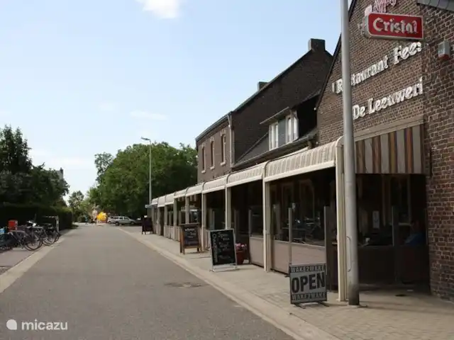 Location de Vacances Belgique, Limbourg, Maaseik, chalet - Vive la vie restaurant de lark à distance de marche du chalet