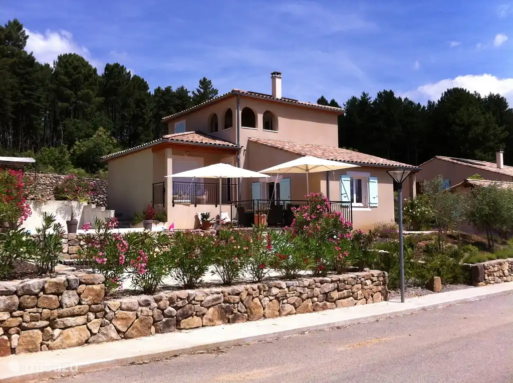 Champ de Corneille in Frankreich, Ardèche, Joyeuse - Villa
