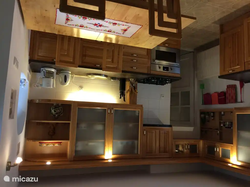 Es gibt genug Material für den echten Koch und Bakliefhebbers. Es ist schön, in der Küche zu bleiben, im Herzen des Hauses.