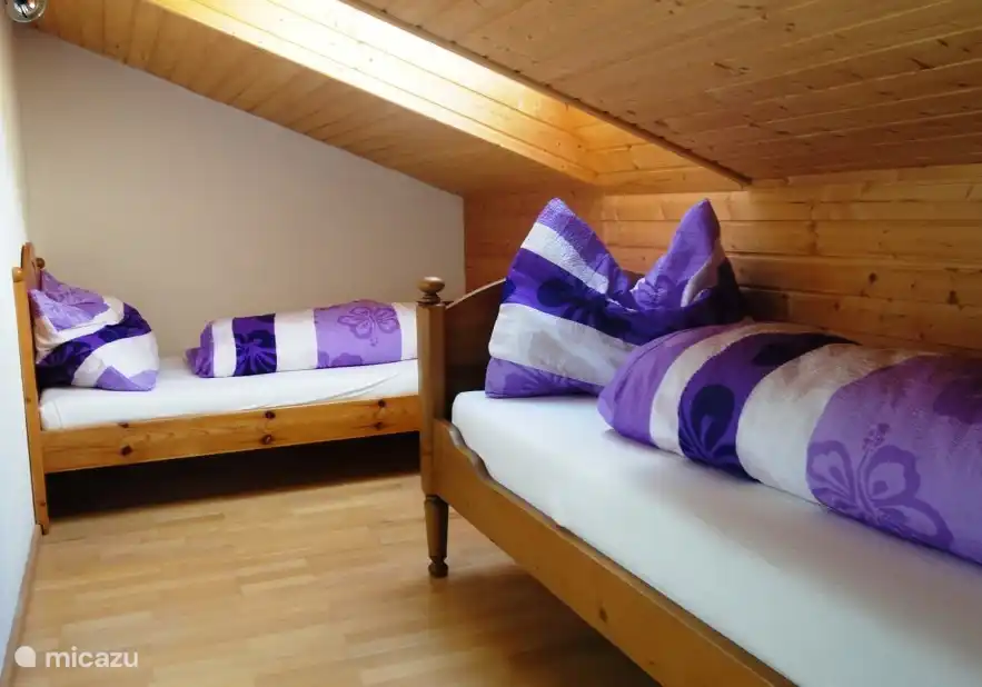 Das Schlafzimmer mit 2 Einzelbetten