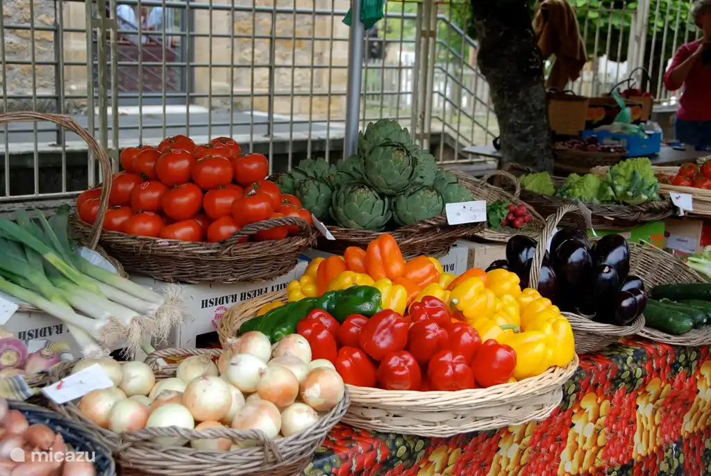 Heerlijke groenten op de markt in St. Cyprien