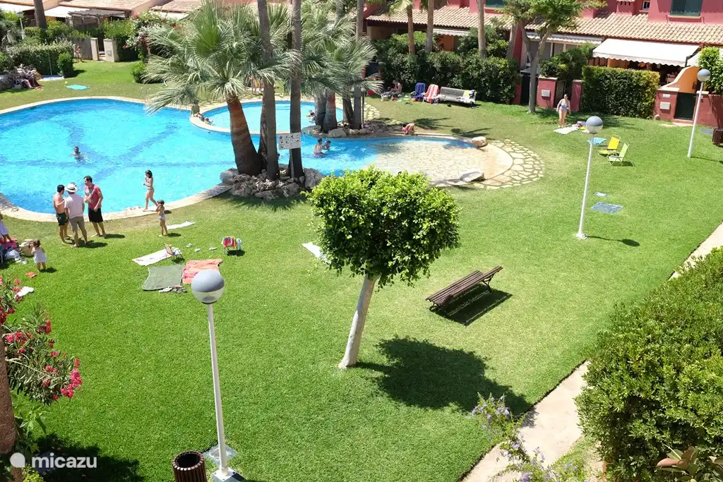 Innenhof mit Schwimmbad