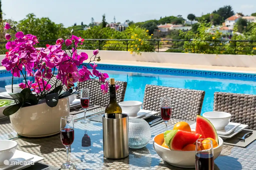 Belle salle à manger en plein air