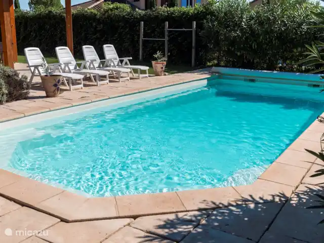 Les Rives de l'Ardèche | France, Ardèche, Vallon-Pont-d'Arc - villa Les enfants peuvent jouer dans la piscine ou sur l'aire de jeux / barre horizontale / portique d'escalade