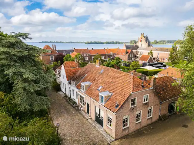 Vissershuisje Veere huren in Nederland, Zeeland, Veere - vakantiehuis huisje gelegen in een rustige straat in het centrum van Veere
