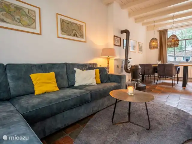 Vissershuisje Veere huren in Nederland, Zeeland, Veere - vakantiehuis heerlijke comfortabele bank om lekker tv te kijken