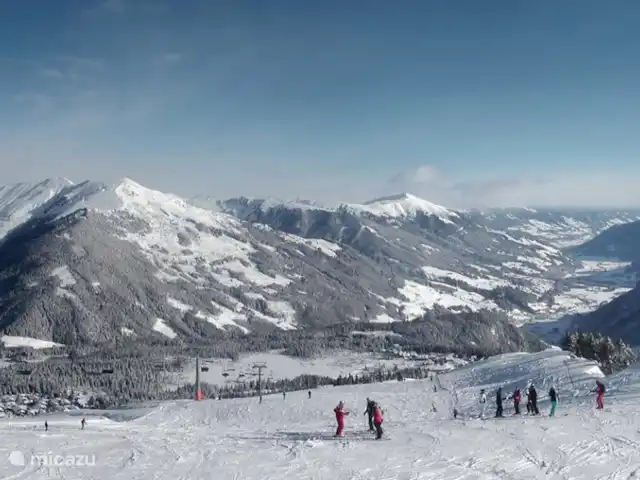 Haus Marlene huren in Oostenrijk, Salzburgerland, Krimml - vakantiehuis Hochkrimml, met uitzicht op het Pinzgau, waar ook het dorp Krimml en de bekende Krimmlwatervallen liggen.