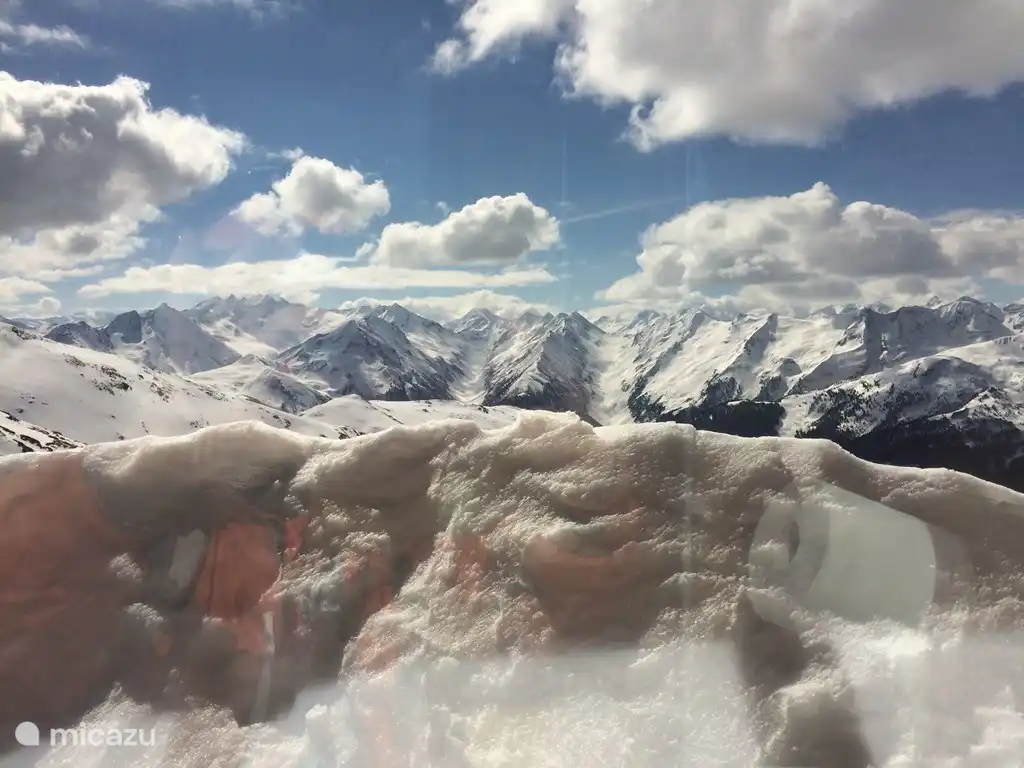Uitzicht vanuit de toilet in Zell am Ziller.
