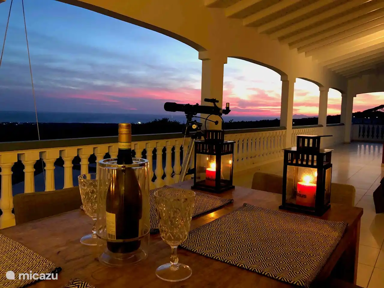 Genießen Sie die schönsten Sonnenuntergänge der Welt von der Veranda aus
