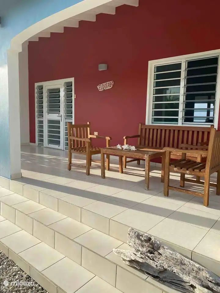 Das Wohnzimmer der Wohnung für 4 Personen, mit einem schönen Sitzecke.